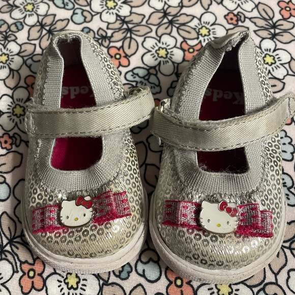 Keds Charmy Crib Infant Hello Kitty Sneaker-Size 1 mo- Great used condition - Picture 3 of 9